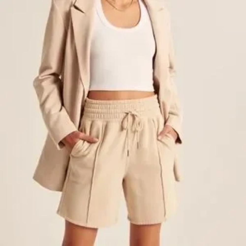 Abercrombie and Fitch neutral tailored fleece drawstring shorts in tan size XL